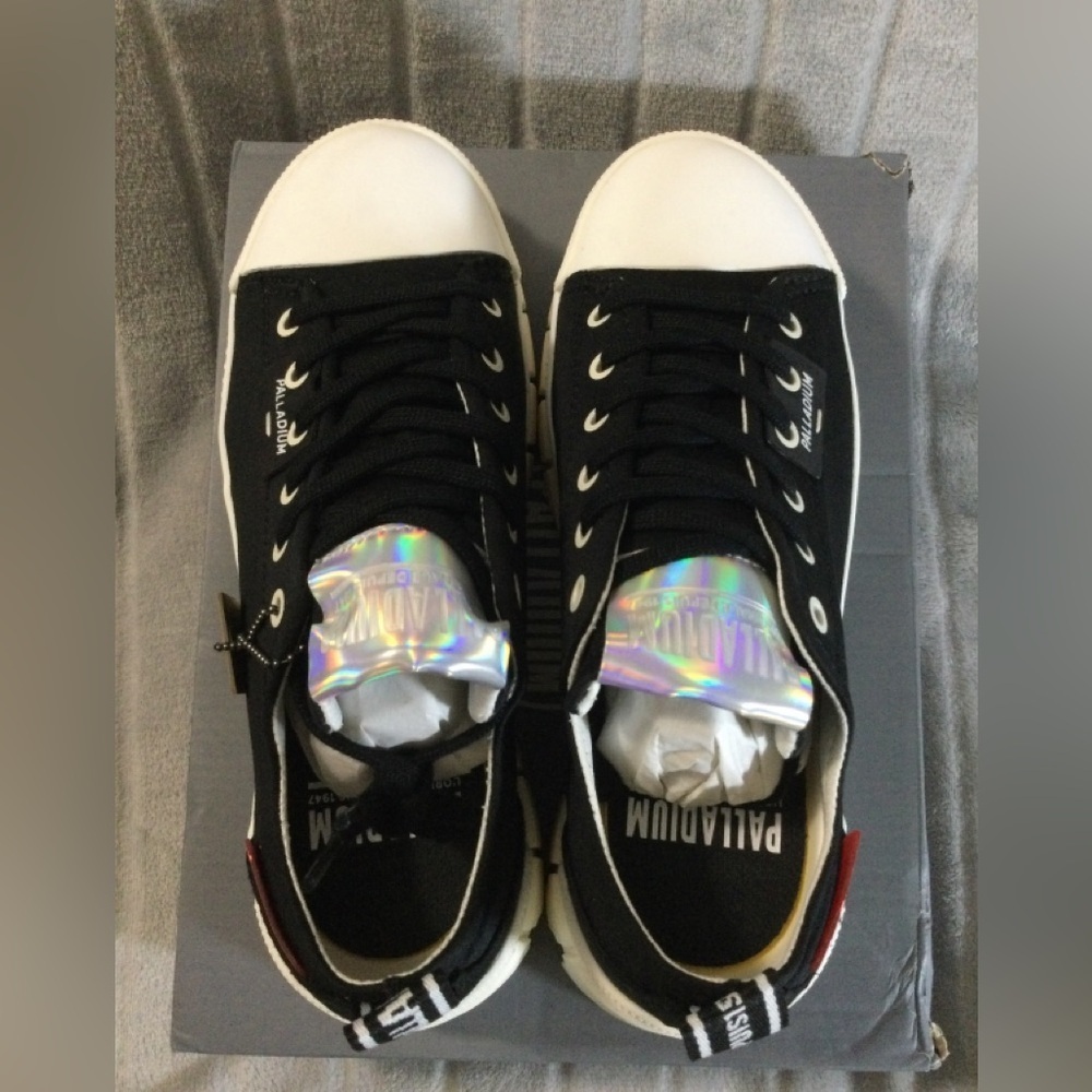 Palladium Women’s Black/White Revolt Platform Sneakers - Picture 12 of 15
